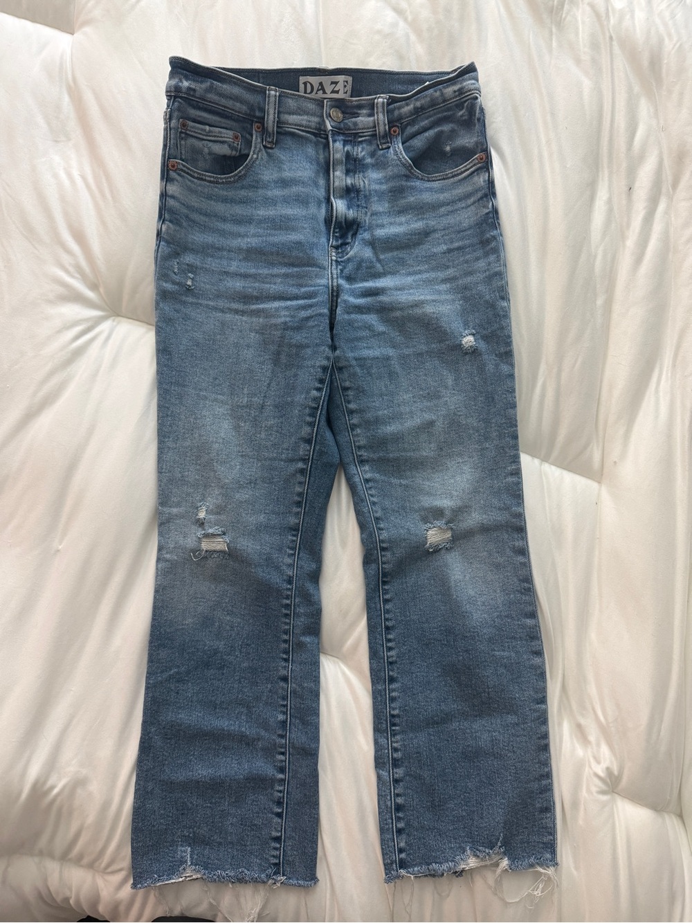 Women’s DAZE Denim Distressed Cropped Jeans